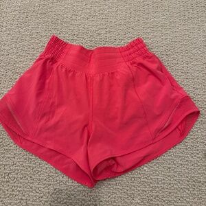 Lululemon Hotty Hot 2.5” shorts